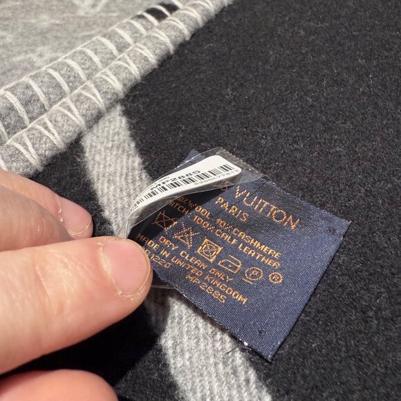 Louis Vuitton x NBA Wool Cashmere Grey Black Basketball Court Blanket - Picture 6 of 11